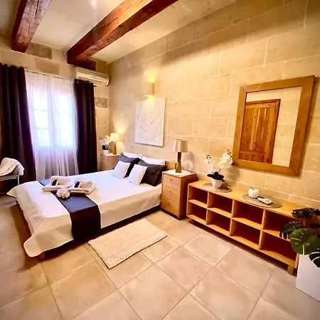 Grazzja With Pool Case de vacanță